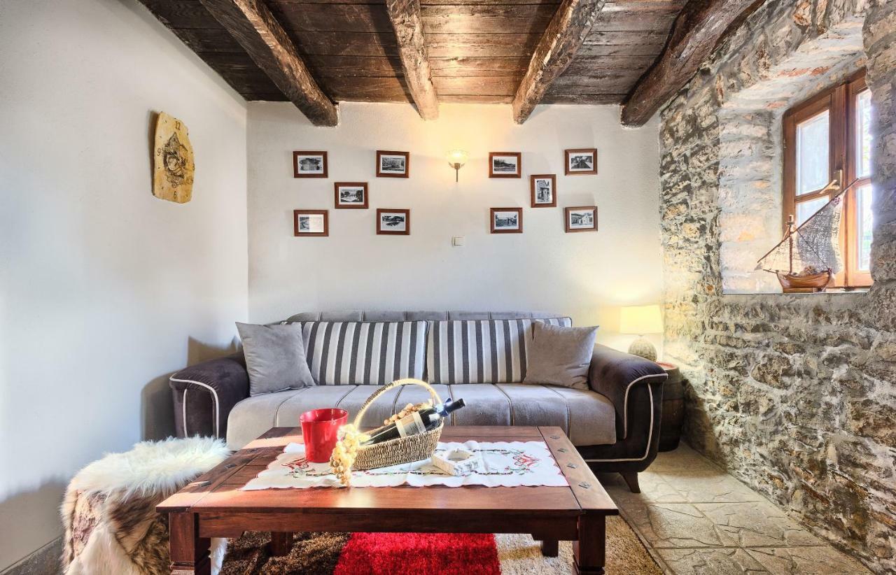 Dalmatia Stone House - Heated Pool Pension Biorine Buitenkant foto