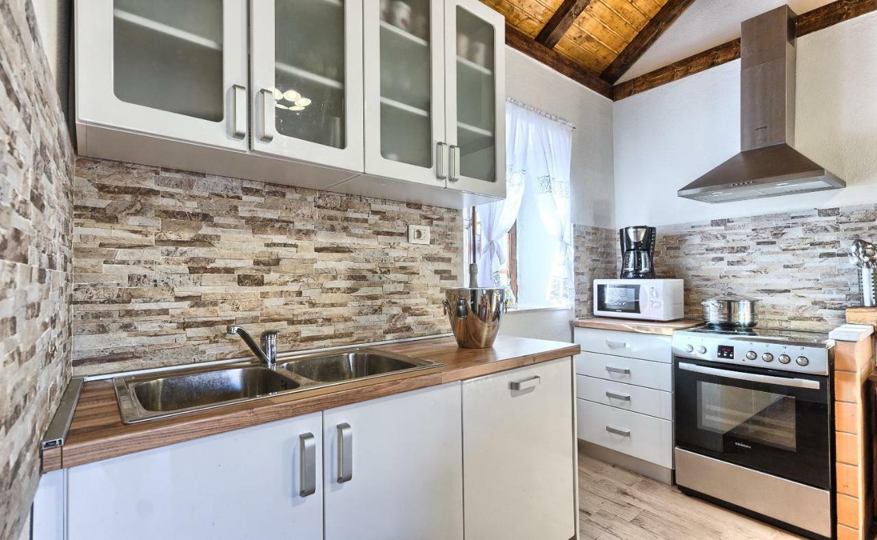 Dalmatia Stone House - Heated Pool Pension Biorine Buitenkant foto